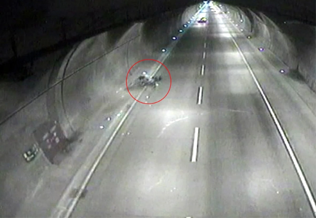 Kağıthane Tünelinde Feci Motosiklet Kazası Kamerada