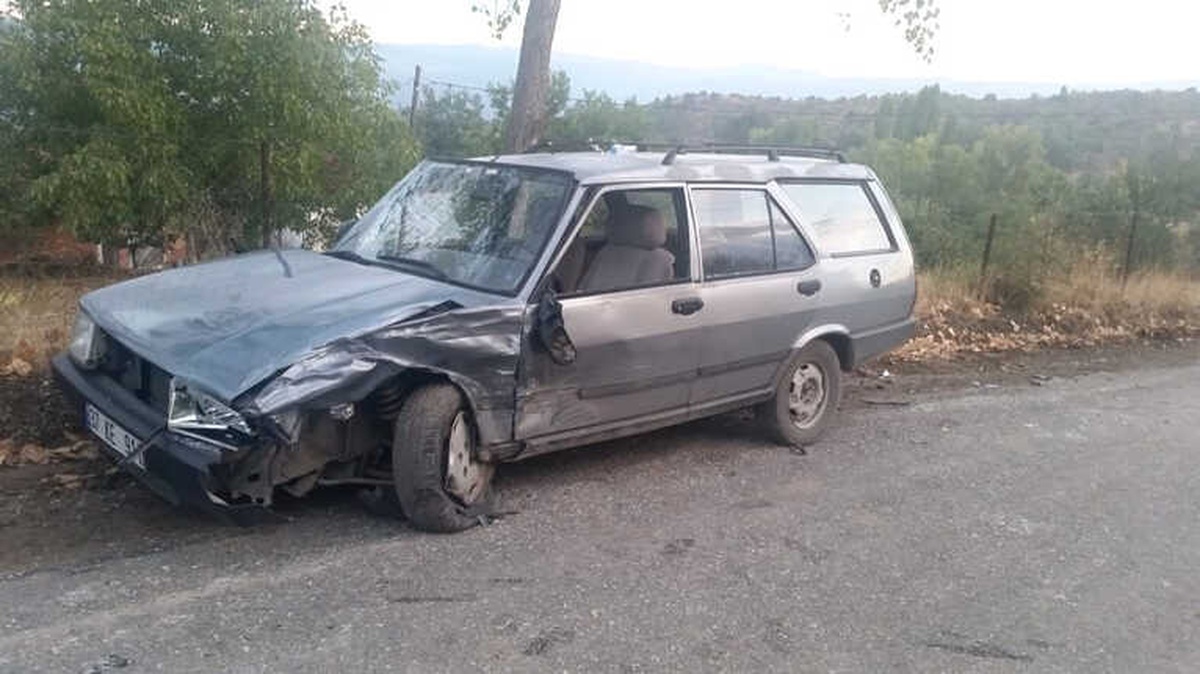 Kastamonu\'da İki Otomobil Çarpıştı: 1 Yaralı