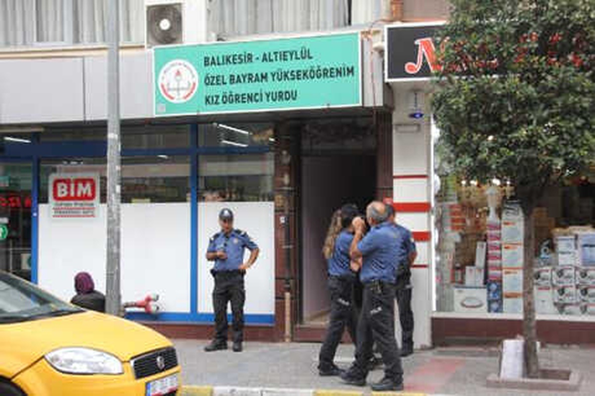Kız Öğrenci Yurdunda Tadilat Sırasında Patlama: 2 Yaralı