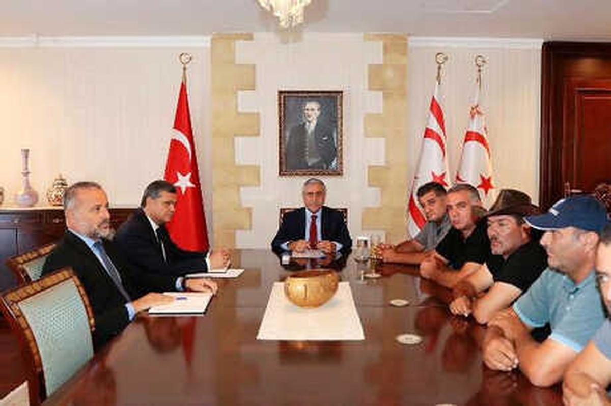 KKTC Cumhurbaşkanı Akıncı, Zamları Protesto Eden Birlik Üyeleriyle Görüştü