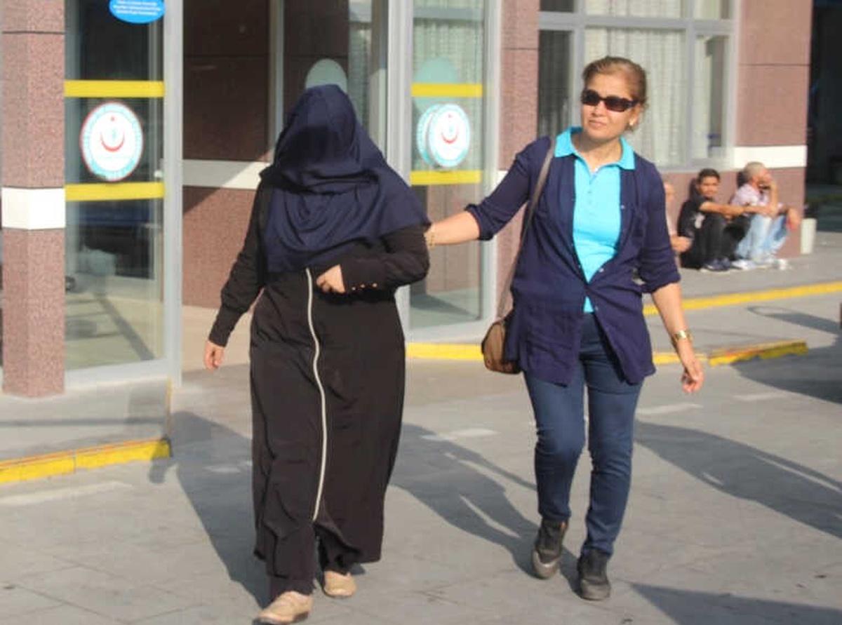 Konya\'da Fetö Ablalarına Operasyon: 3 Gözaltı