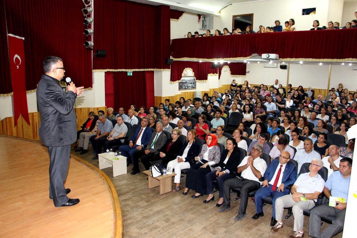 "Koruyucu Aile" Konulu Seminer , Foça\'da Yapıldı