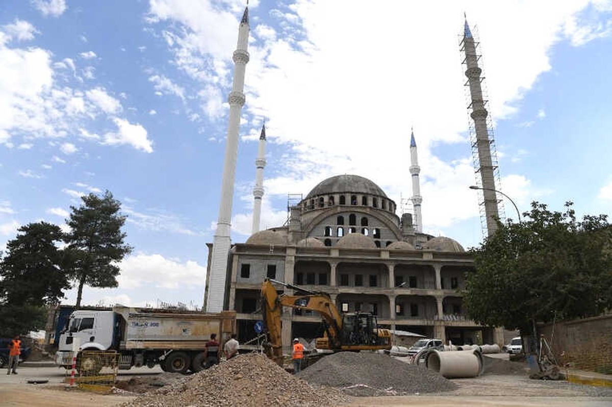 Muş\'ta Yağmur Suyu Hatları Yenileniyor