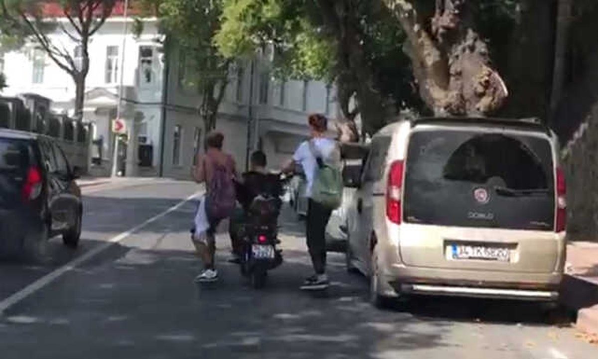 Kaykaylı Gençlerin Tehlikeli Yolculuğu