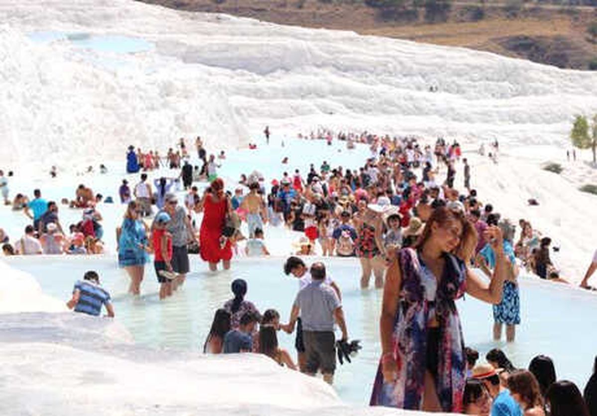 Pamukkale\'ye Girişe Zam Tepki Çekti