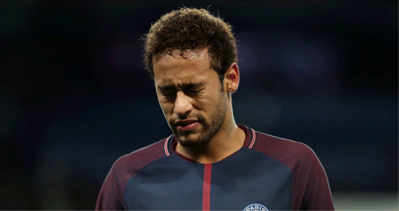 PSG\'ye Transfer Olan Neymar, Barcelona\'ya Dönmek İçin Yalvarmış
