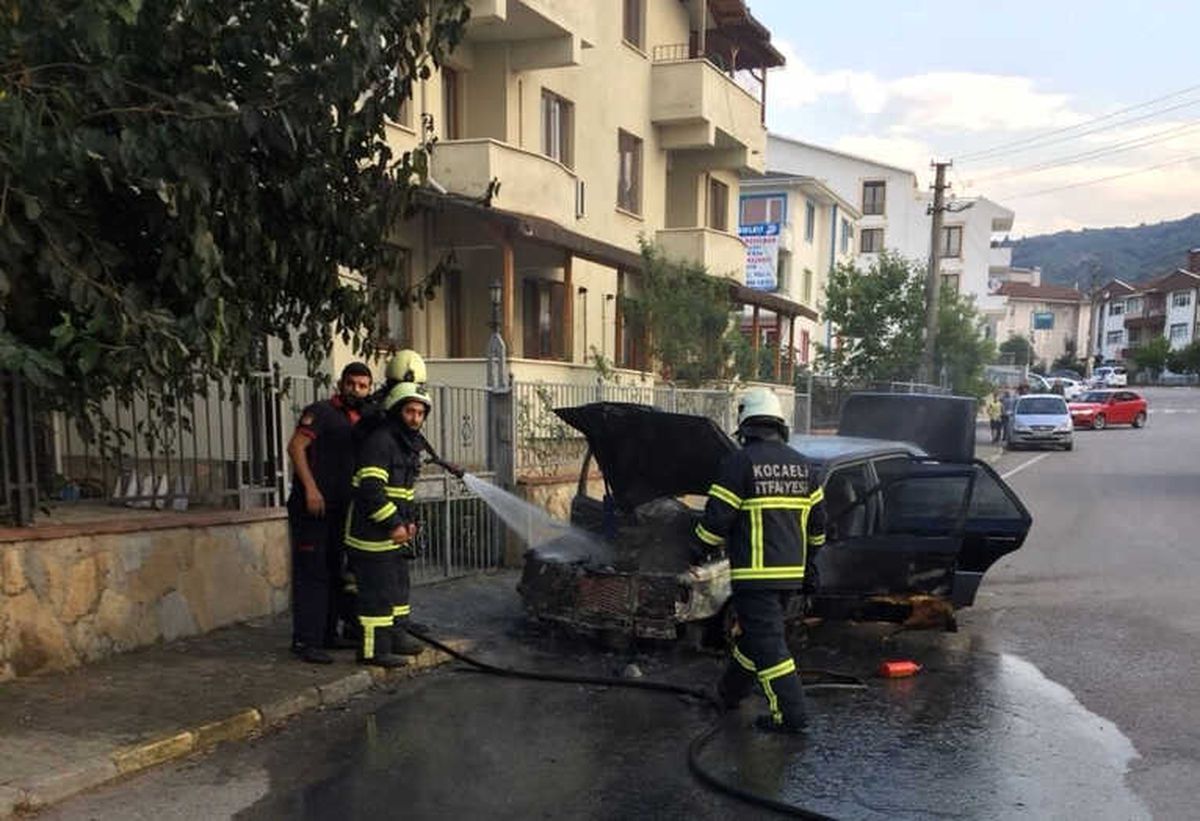 Seyir Halindeki Otomobil Alevlere Teslim Oldu