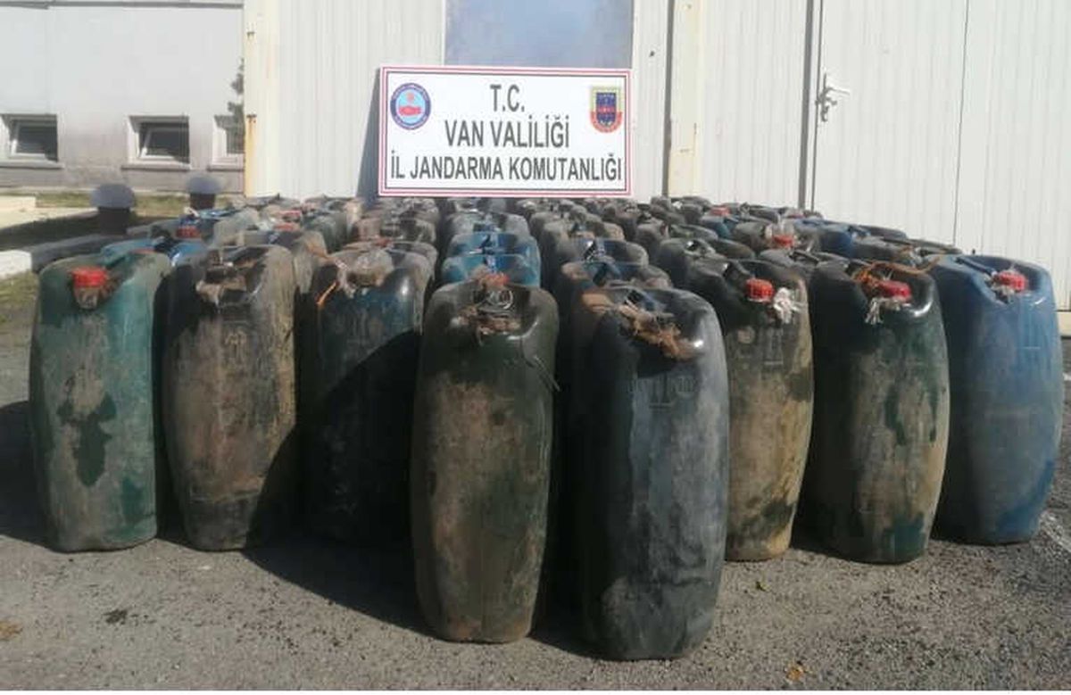 Van\'da 3 Bin Litre Kaçak Akaryakıt Ele Geçirildi