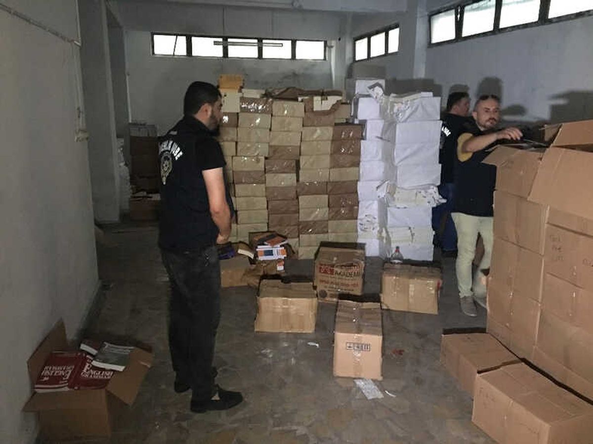 Yeni Eğitim-öğretim Yılı Öncesi Dev Korsan Kitap Operasyonu