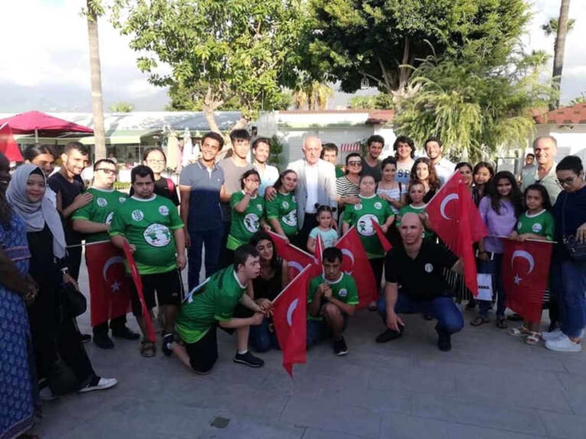 Aıesec Topluluğu Öğrencileri İskenderun\'da Down Sendromlu Çocuklarla Buluştu