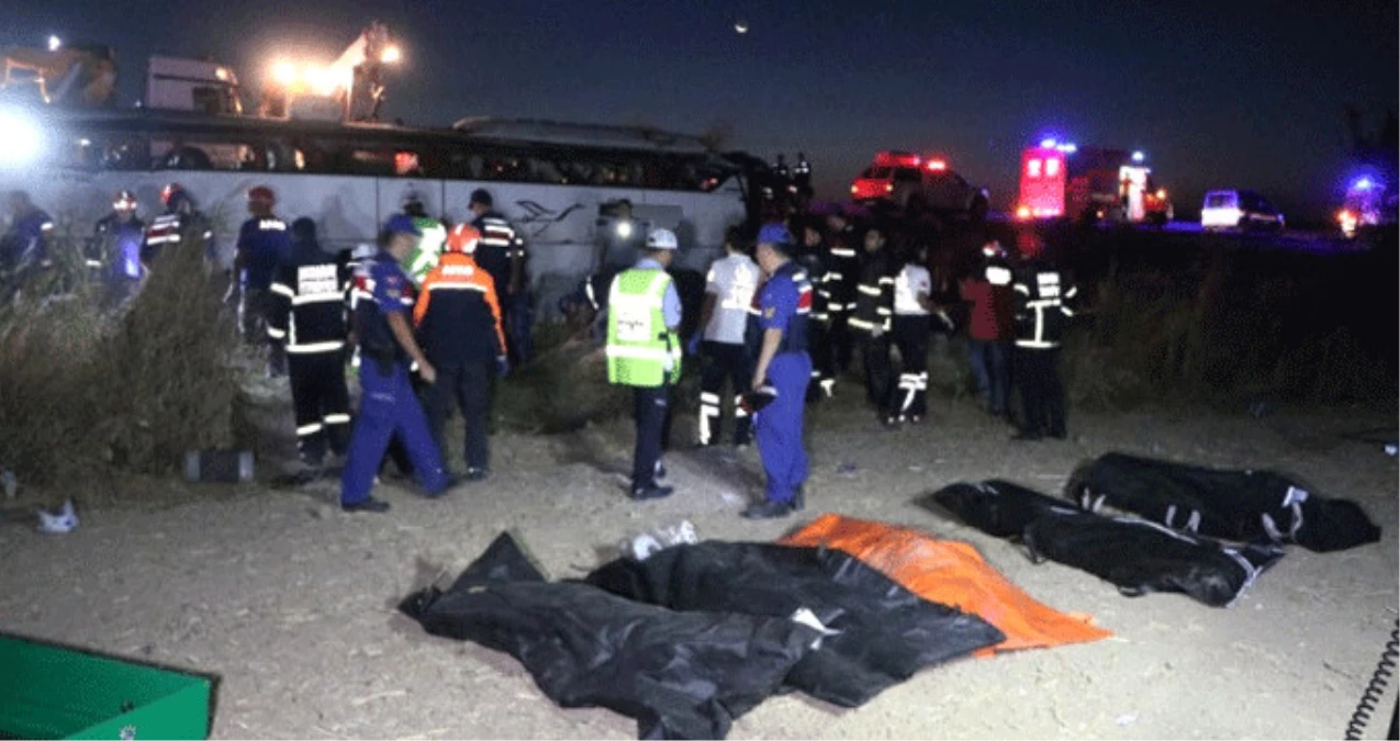 Aksaray\'da Otobüs Şarampole Devrildi: 6 Ölü, 44 Yaralı