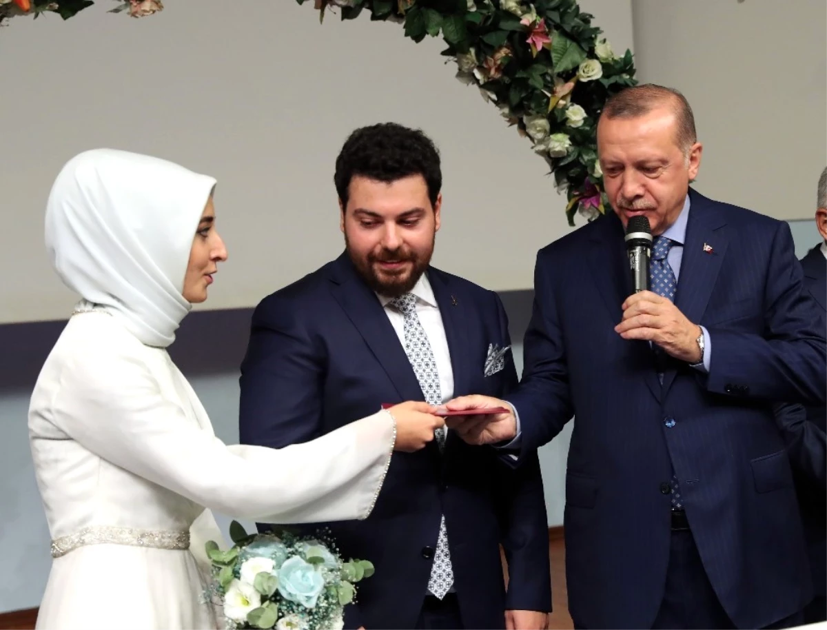 Cumhurbaşkanı Erdoğan, Danışmanı Sefer Turan\'ın Kızının Nikah Şahidi Oldu