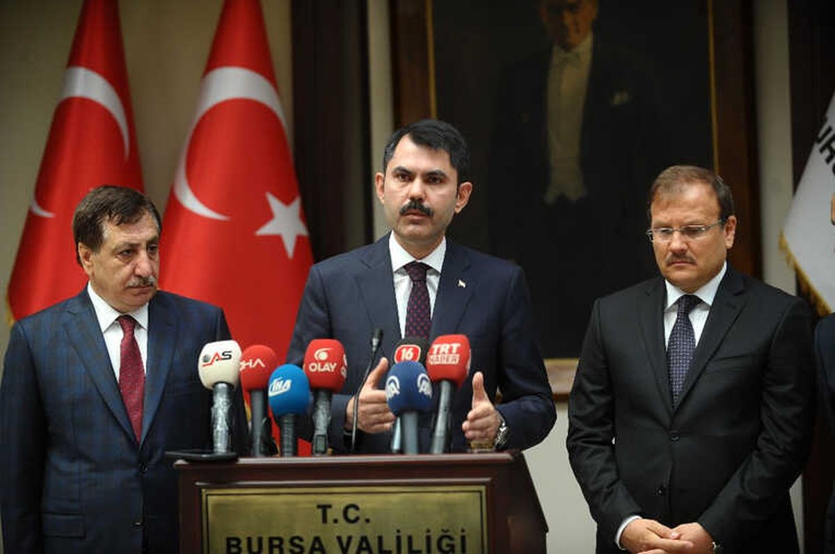 Foça\'da Bir Hafta İçinde Denize Girilecek"