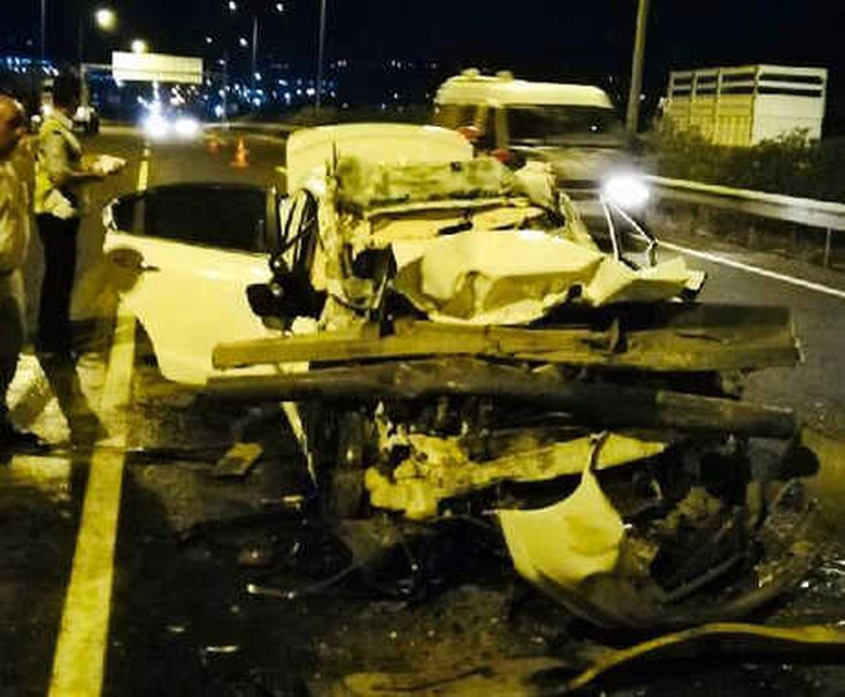 Kamyona Çarpan Otomobilin Sürücüsü Öldü