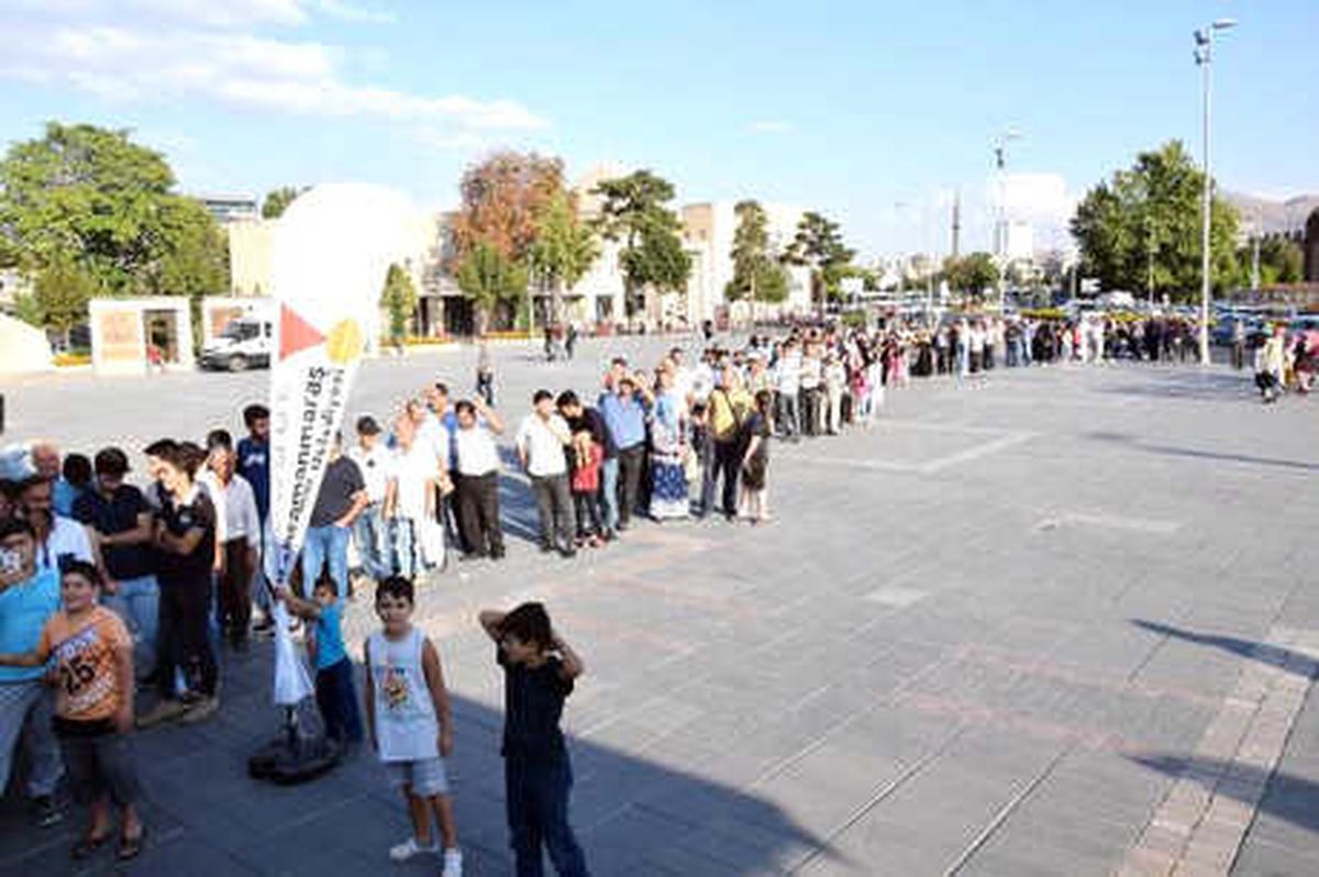 Kayseri\'de, Kahramanmaraş Dondurması Kuyruğu