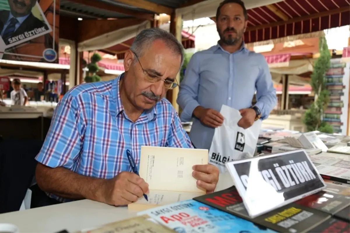 Kitap Günleri\'nde Balbay ve Öztürk\'e İlgi Büyüktü