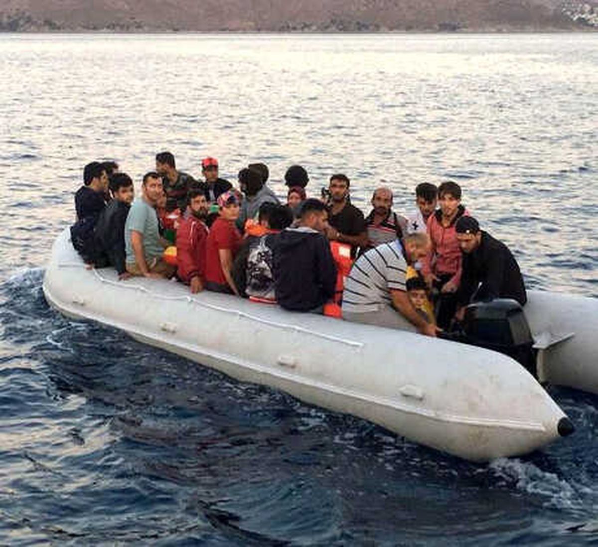 Lastik Botta 11\'i Çocuk 37 Kaçak Yakalandı