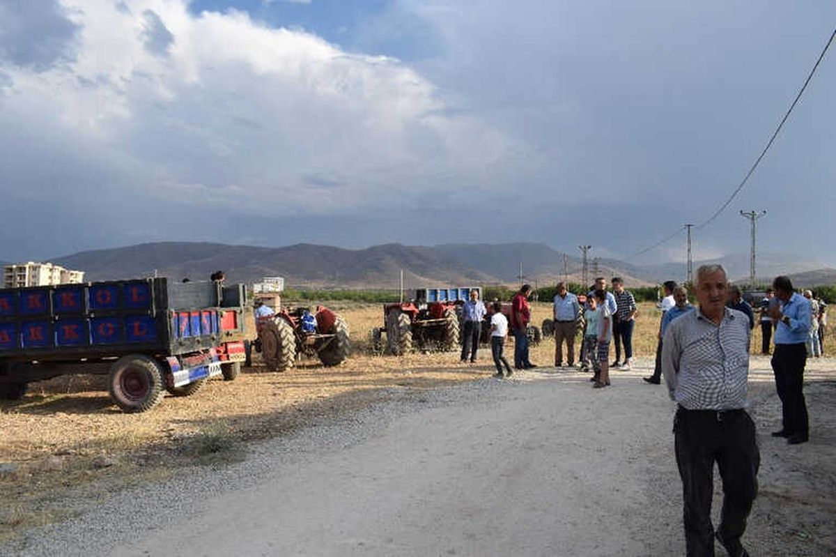 Mahalleliden Çimento Fabrikası Kurulmasına Tepki