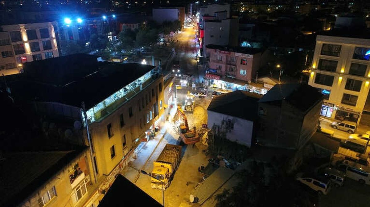 Menderes\'te Gece "Yol" Mesaisi