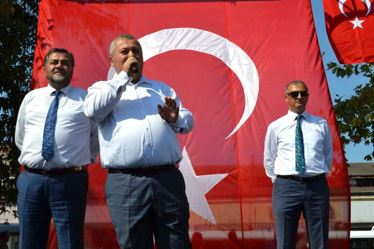 MHP\'li Enginyurt\'tan Miting Gibi Basın Açıklaması