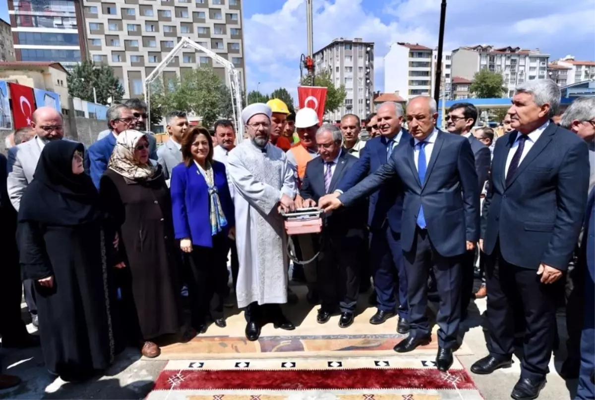 Müftülük Külliyesi\'nin Temeli Diyanet İşleri Başkanı Prof. Ali Erbaş\'ın Katılımı ile Atıldı