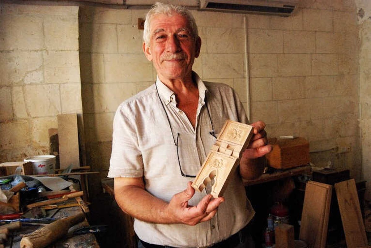 Emekli Öğretmenin 40 Yıllık Ahşap Aşkı