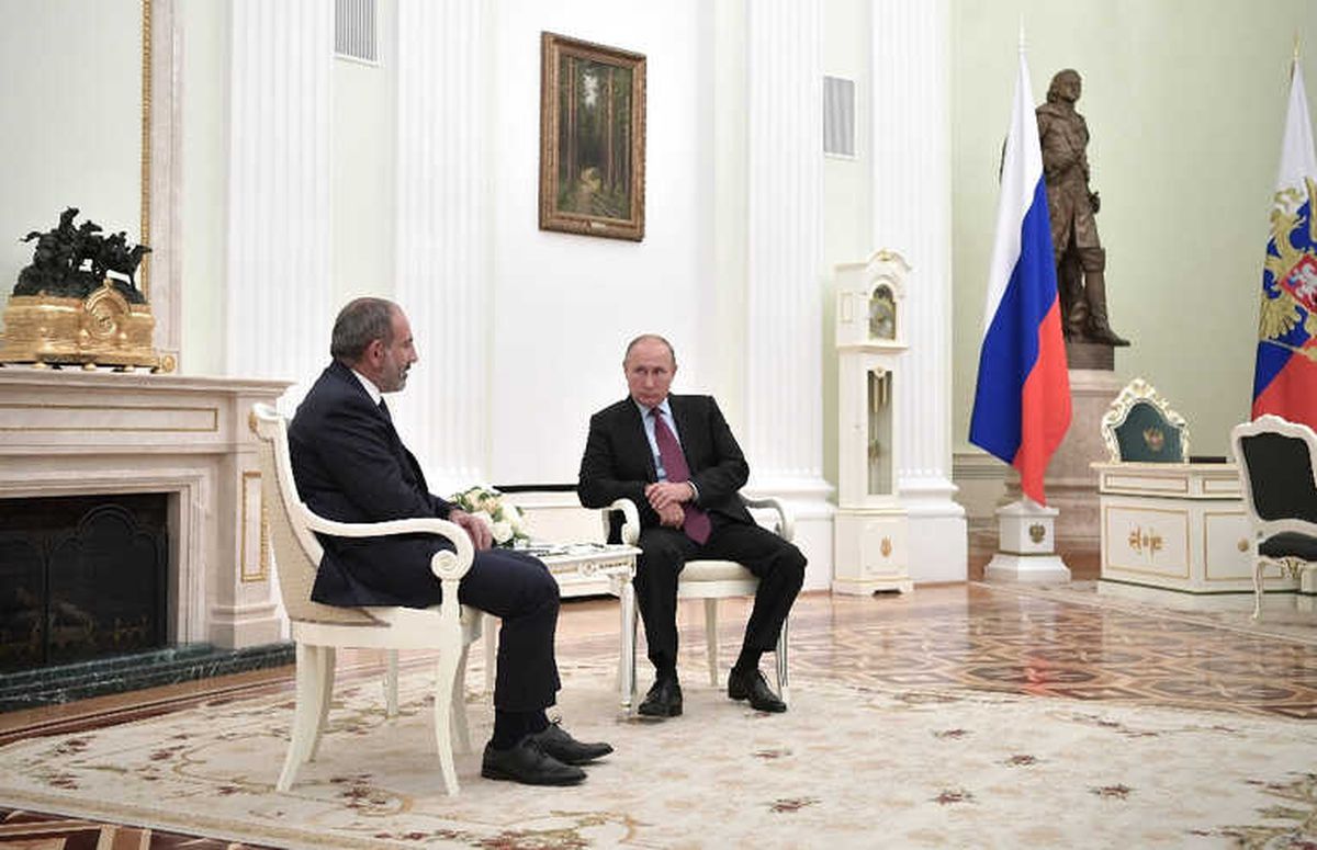 Putin, Ermeni Başbakan Paşinyan ile Görüştü
