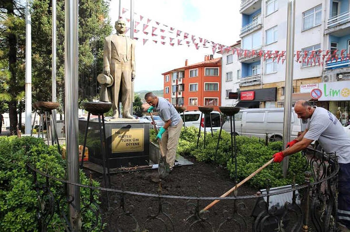 Refüjlerde Bitki Dikimi Yapılıyor