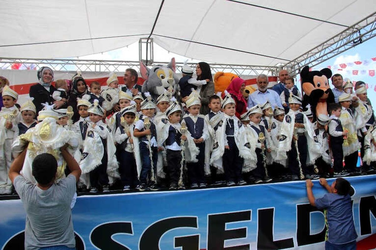 Tekkeköy\'de 250 Çocuk Erkekliğe İlk Adımı Attı
