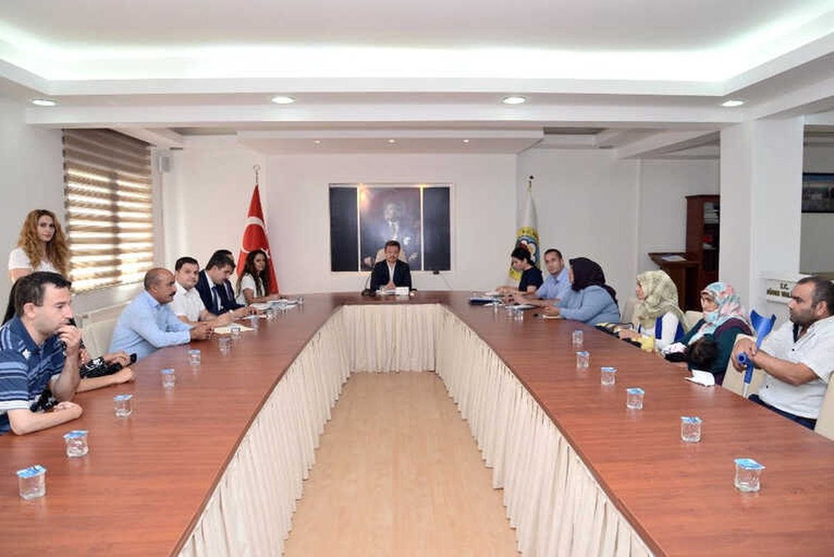 Vali Ünlü Vatandaşla Bir Araya Geldi