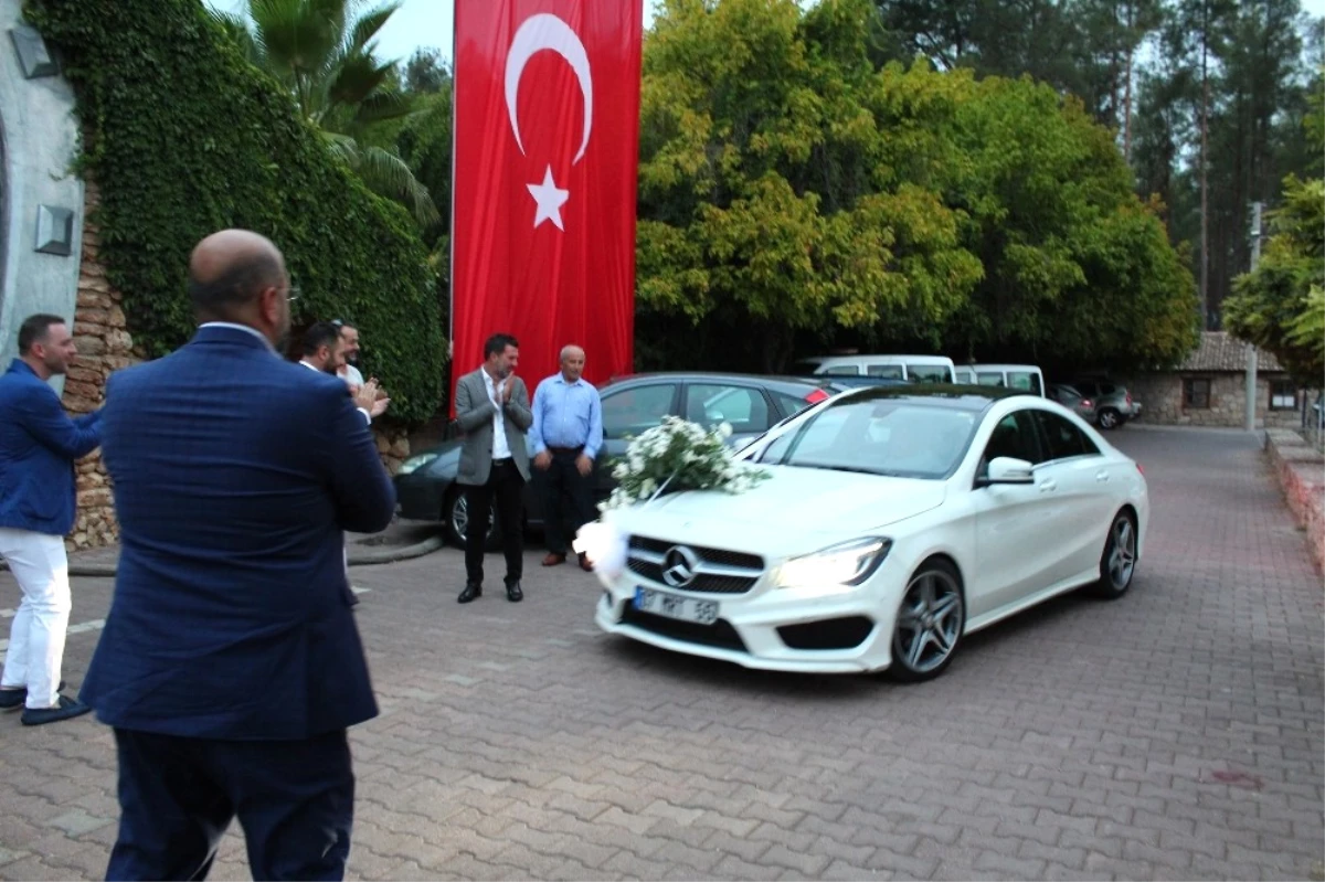 Antalya\'da Düğün Takılarına Nafaka Haczi