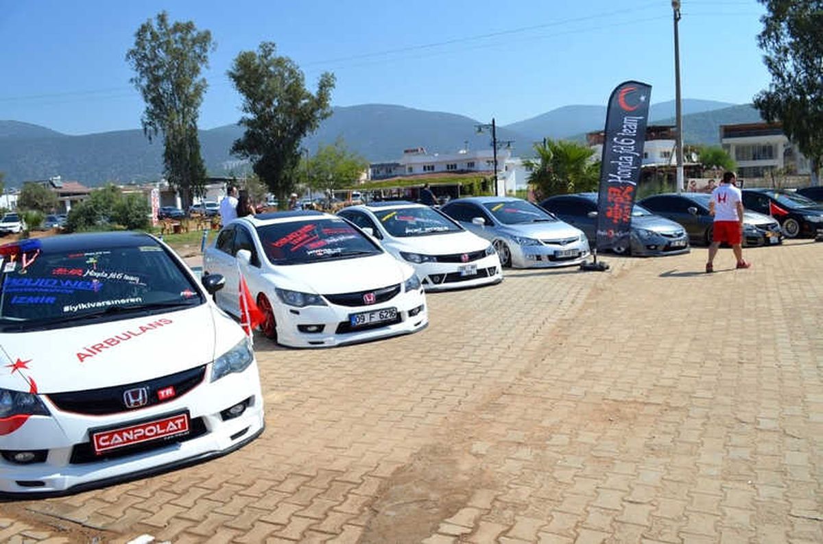 Didim\'de Modifiyeli Araç Tutkunları Bir Araya Geldi