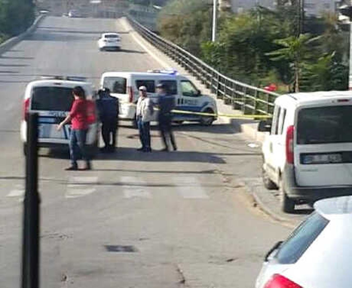 Durakta 2 Kişiyi Öldürüp, 2 Kişiyi Yaralayan Bıçaklı Saldırgan Tutuklandı