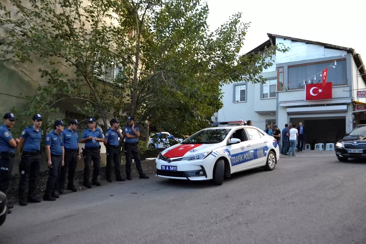 El Bab Şehidinin Evlenen Kardeşine Polis Konvoyu