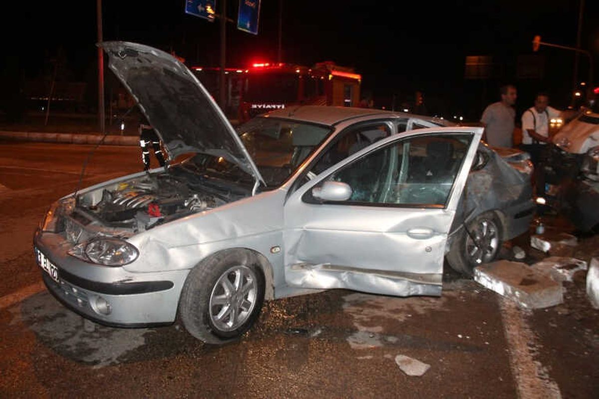 Elazığ\'da Trafik Kazası: 6 Yaralı