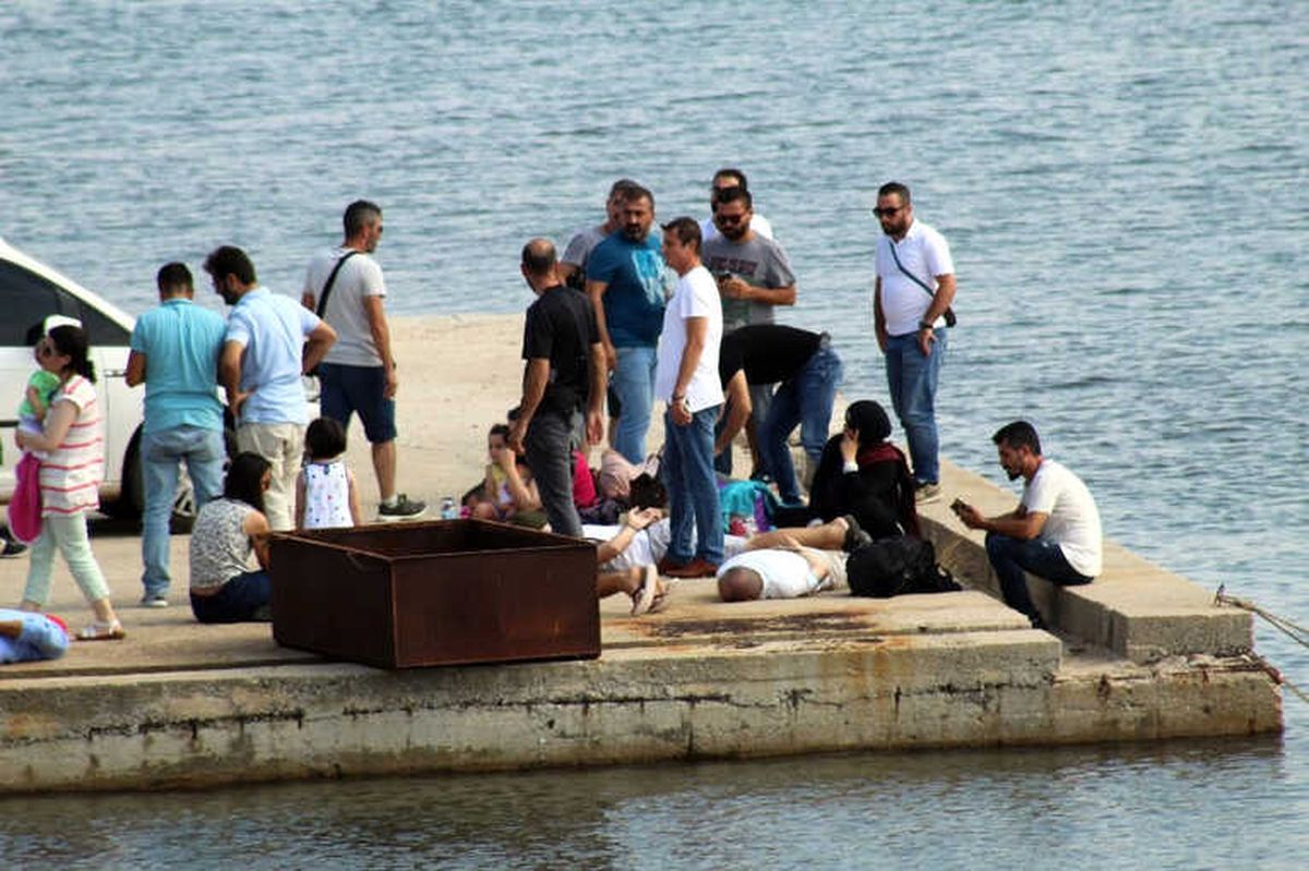 Fetö Şüphelisi 15 Kişi Midilli Adası\'na Kaçamadan Yakalandı