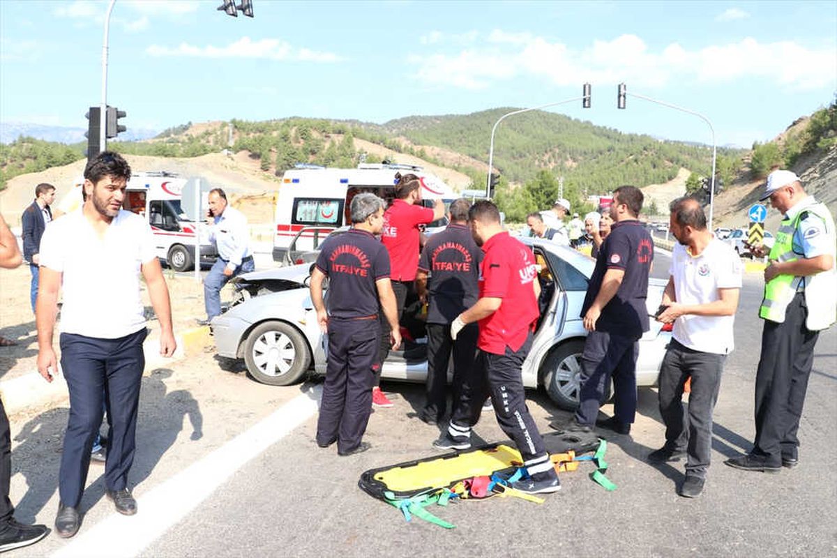 Kahramanmaraş\'ta Trafik Kazası: 3 Yaralı