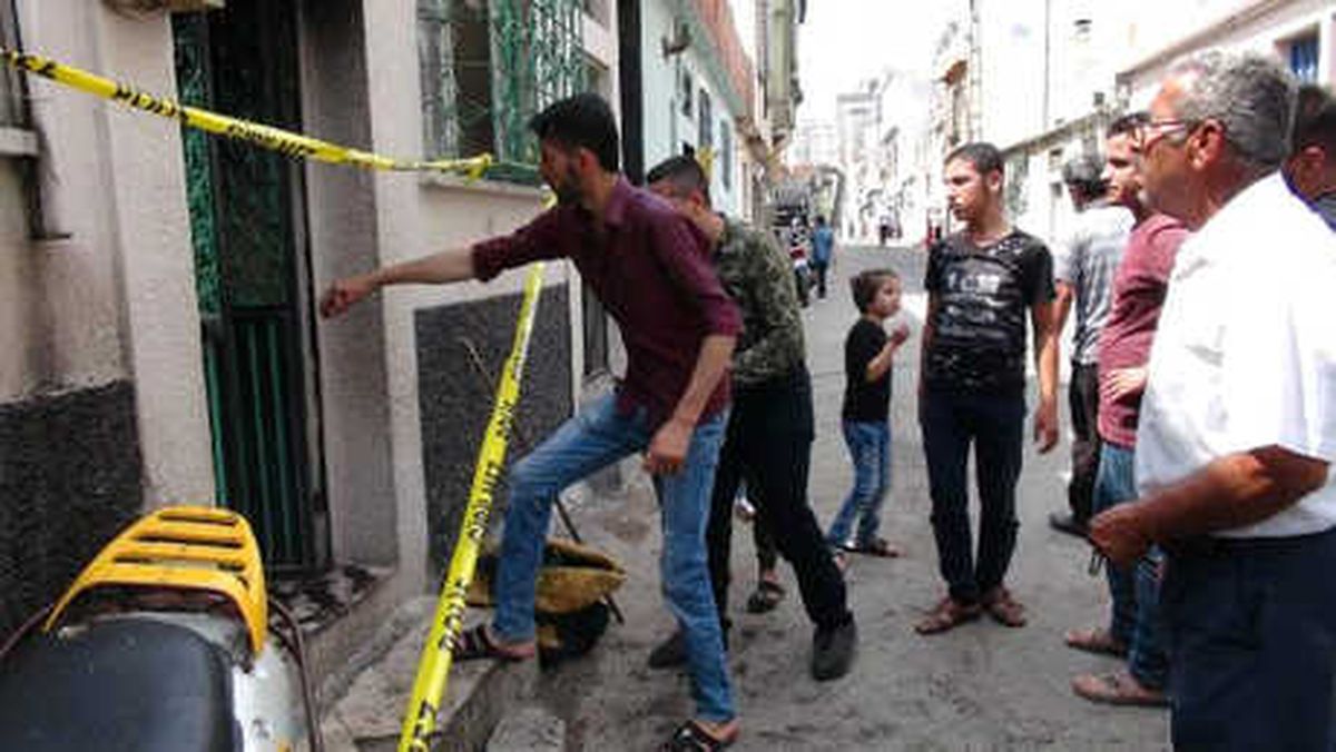 Kilis\'te Evdeki Yangında Suriyeli Dayana Öldü, 5 Kardeşi Dumandan Etkilendi