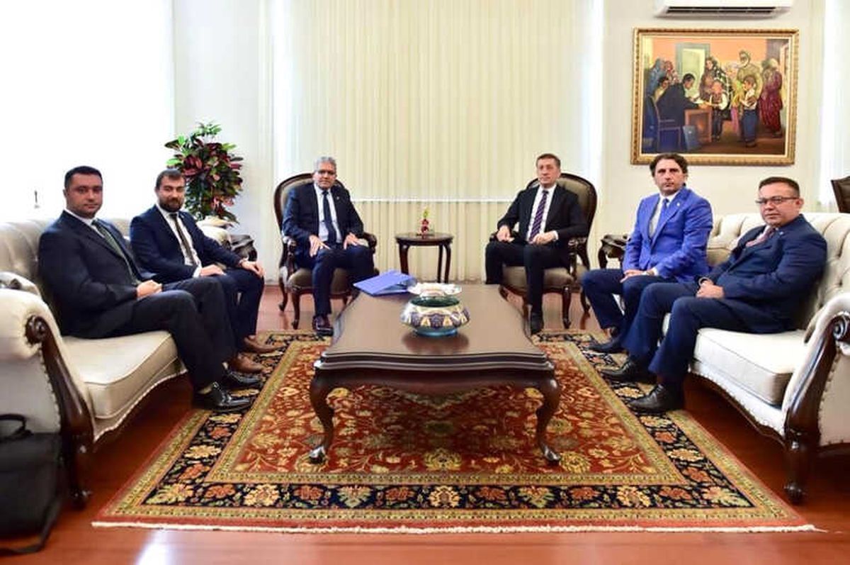 Milli Eğitim Bakanı\'ndan Eosb\'ye Tam Destek