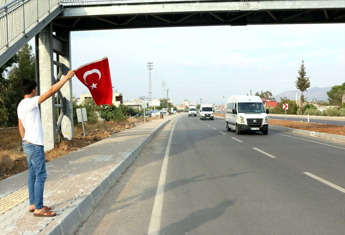 Suriye Sınırına Komando ile Askeri Araç Sevkiyatı