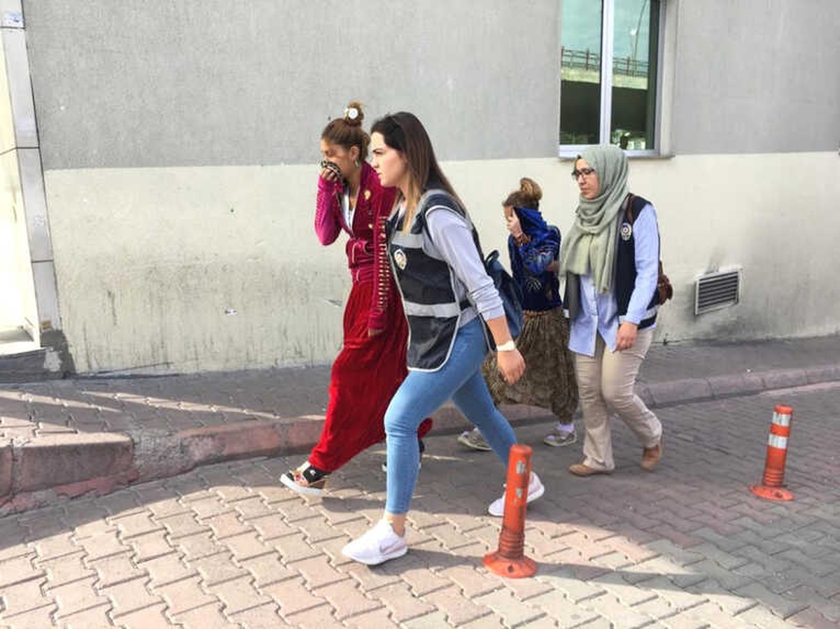 30 Adrese Eş Zamanlı Operasyon: 15 Gözaltı