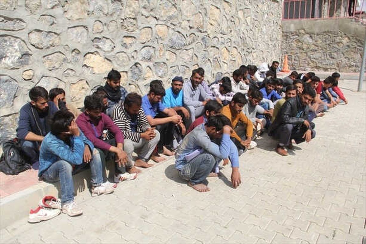 Başkale\'de 40 Kaçak Göçmen Yakalandı