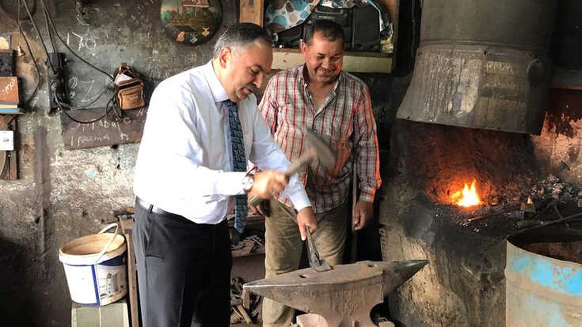Başkan Dursun Ay Demir Dövdü