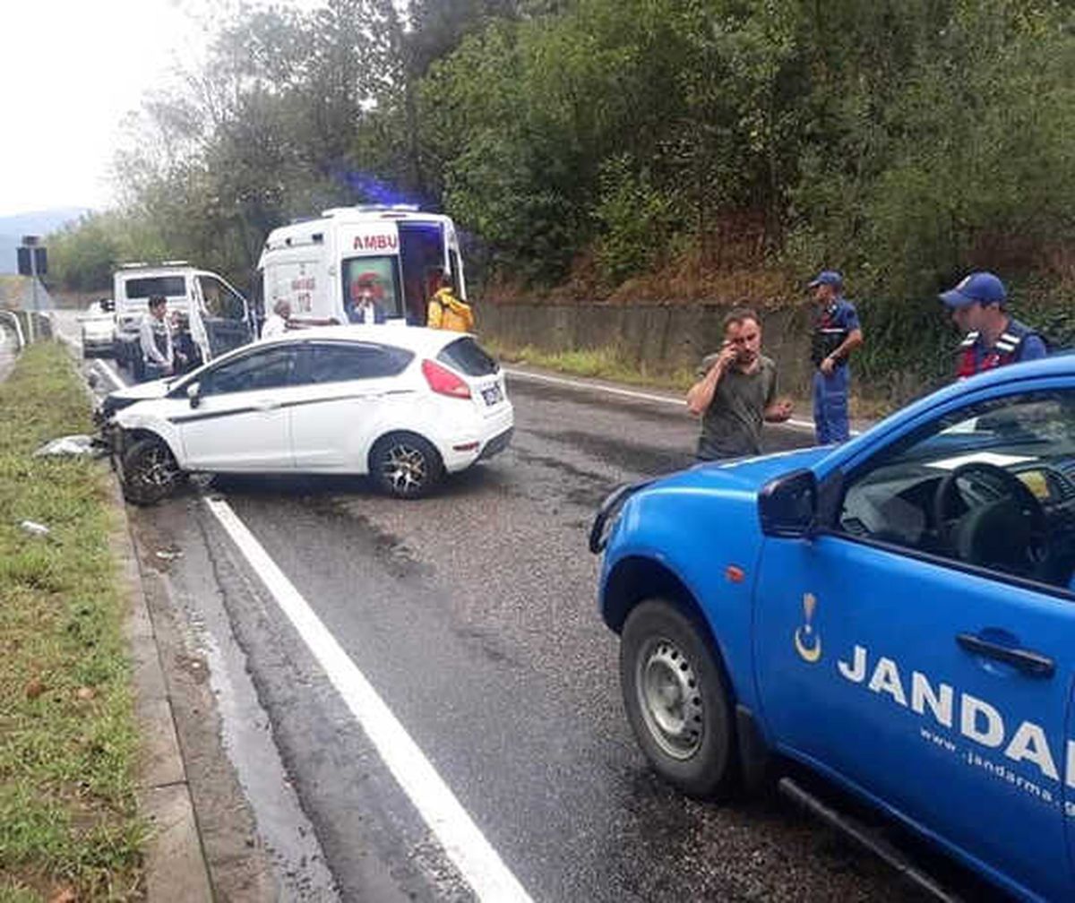 Çaycuma\'da Trafik Kazası: 2 Yaralı