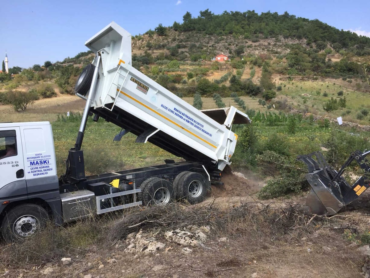 Demirci Mahallesi Yağışlı Havalara Hazırlanıyor