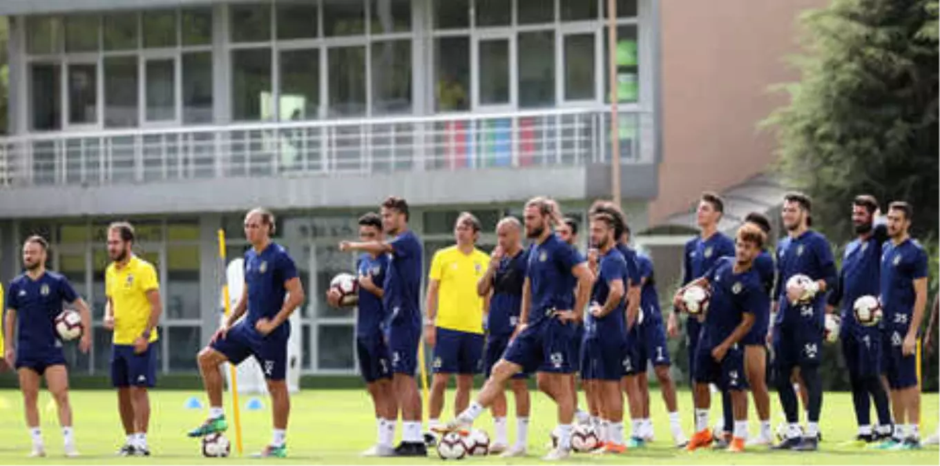 Fenerbahçe, Atiker Konyaspor Maçı Hazırlıklarını Sürdürdü