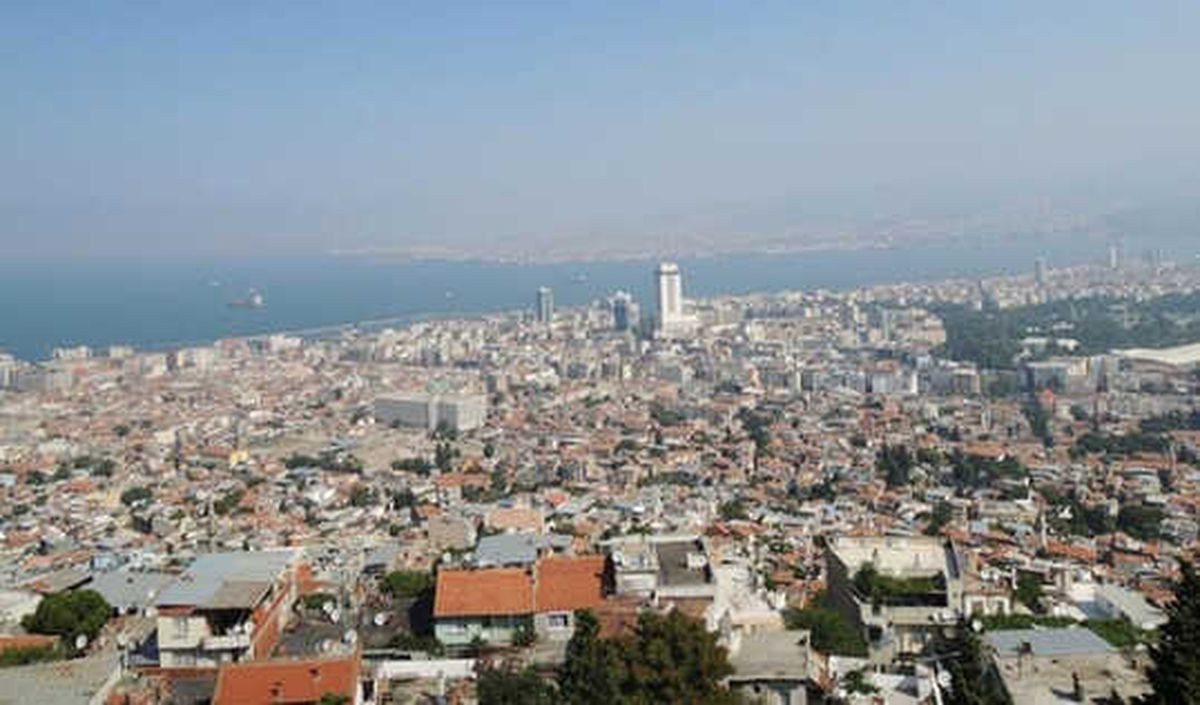 İzmir\'deki Kötü Kokunun Nedeni Bulunamadı