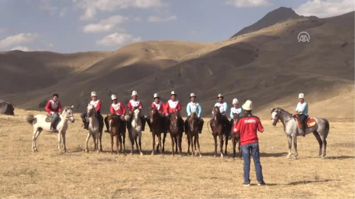 Kırgız Türkleri "Dünya Göçebe Oyunları"Na Hazırlanıyor(1)