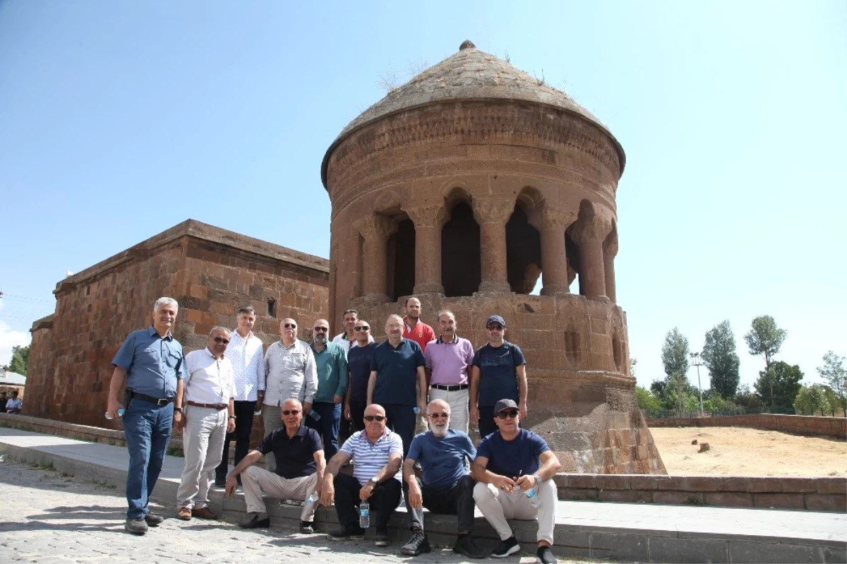 Külliyenin Yapılacak Olması Ahlat\'ı Bölgede Ön Plana Çıkarmıştır"