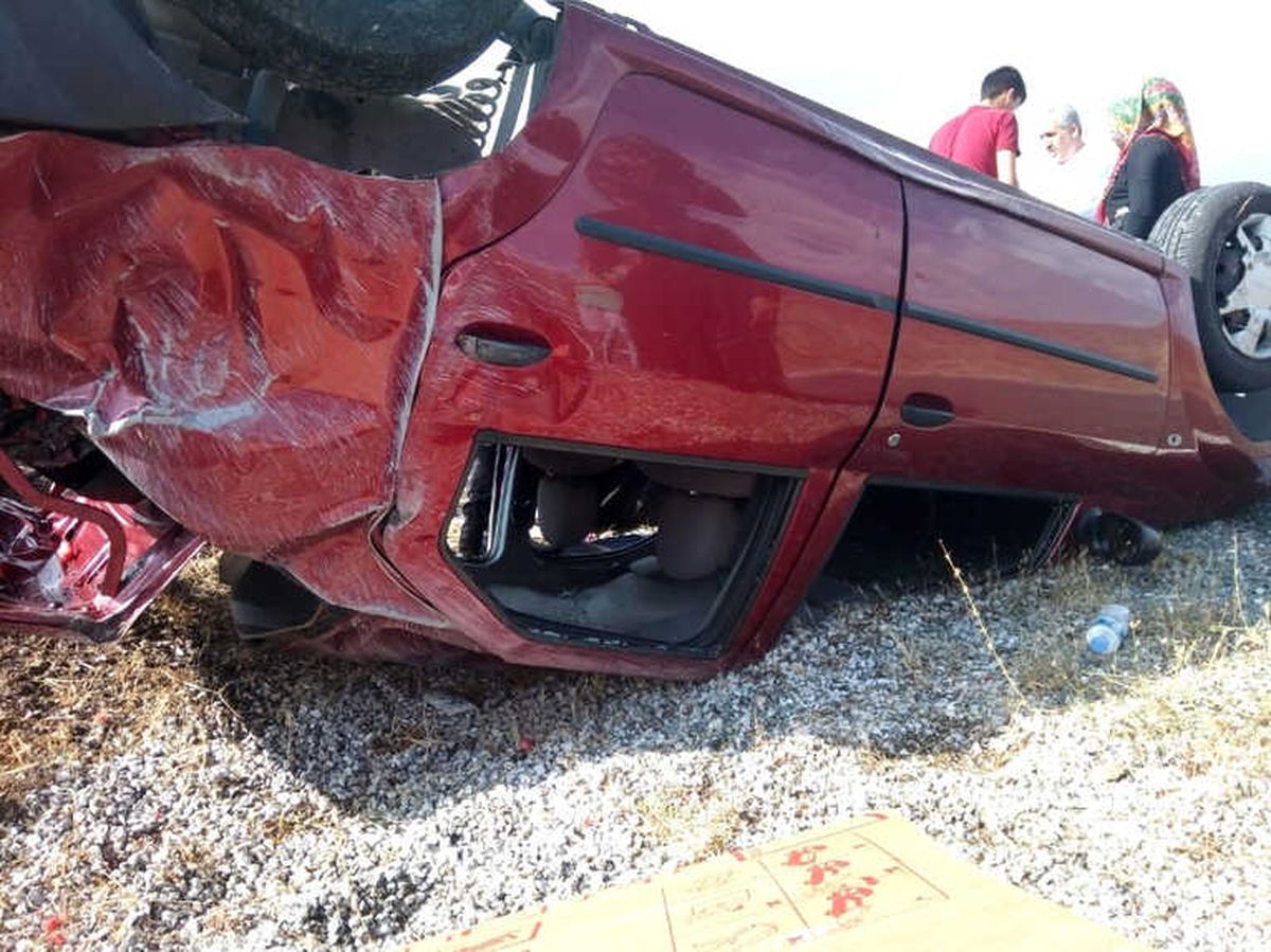 Otomobil Takla Attı: 3 Yaralı